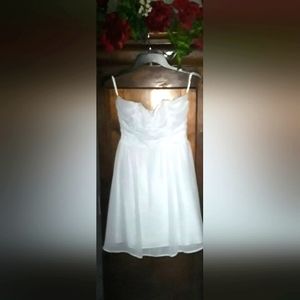 White Short Formal Dress; Size 4